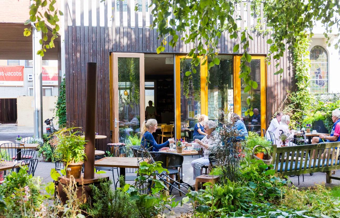 Groene terrastuin bij Tante Betsie