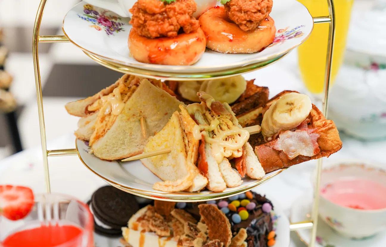 Serving platter with various snacks