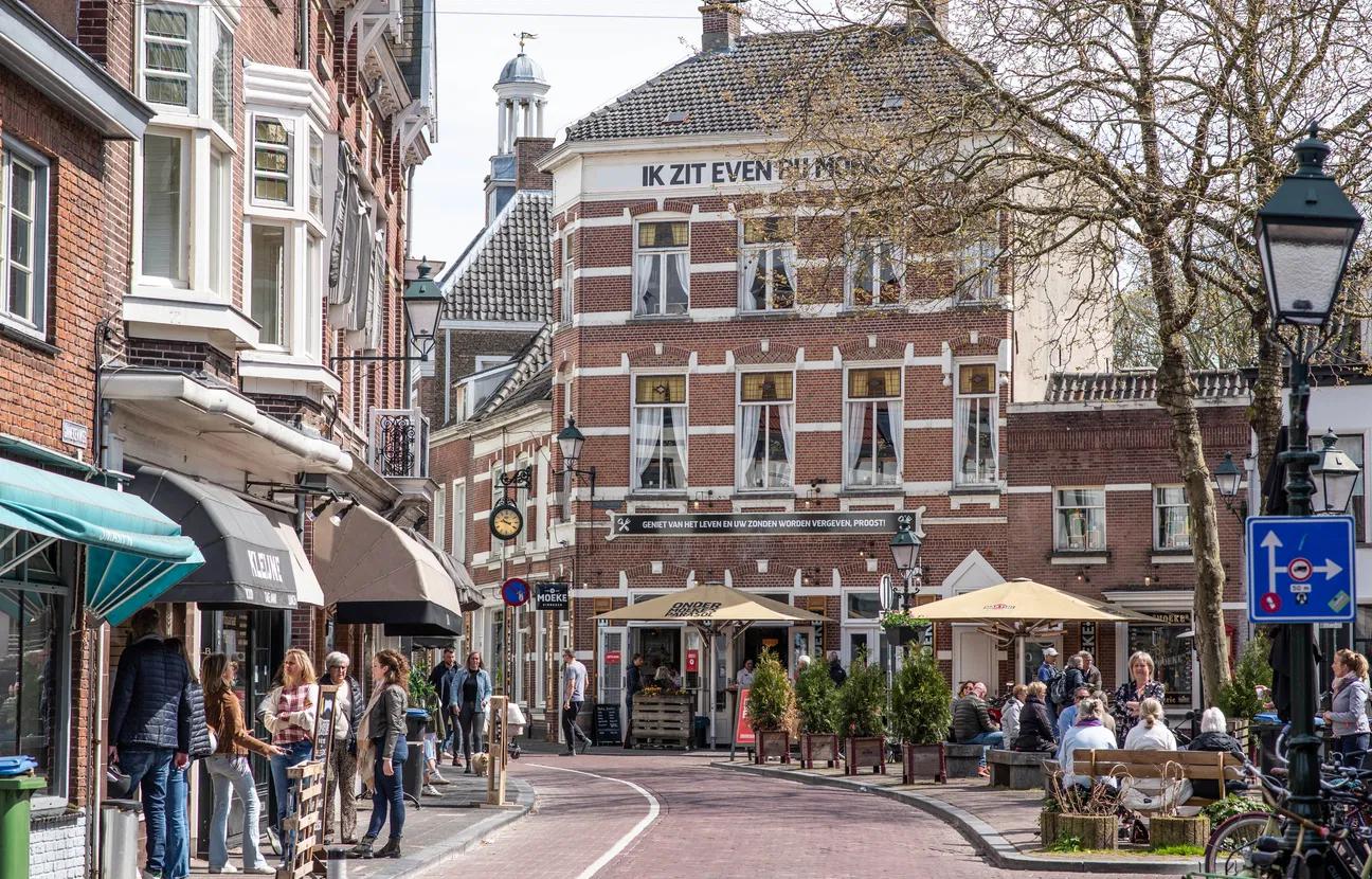 Terras op de ginnekenmarkt